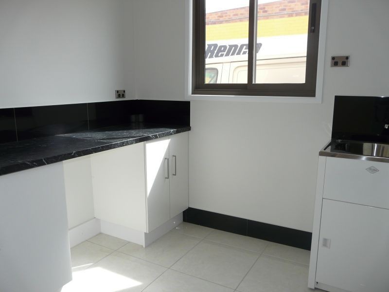 Unit 1-2/202 QUEEN Street, Ayr QLD 4807