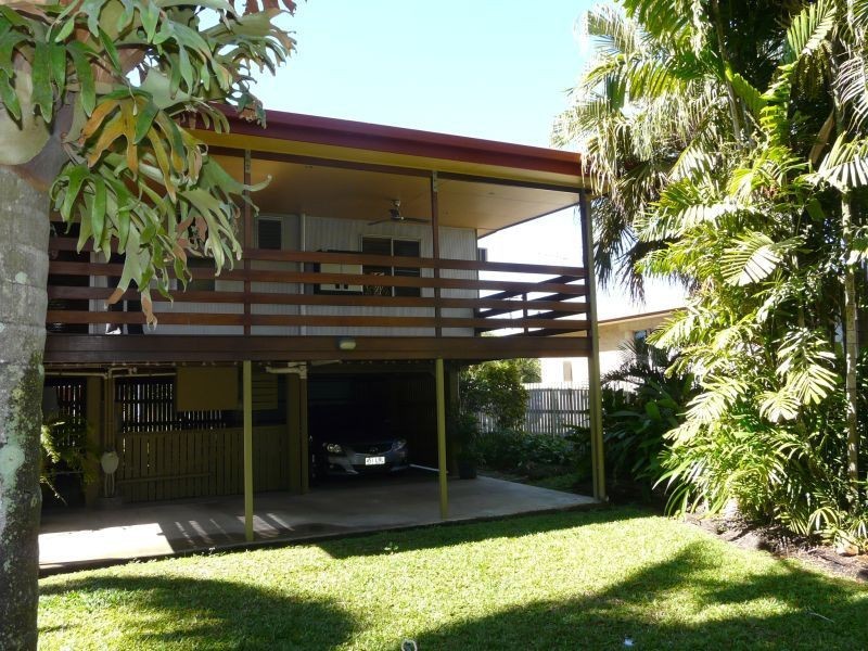 12A THIRD Avenue, Home Hill QLD 4806