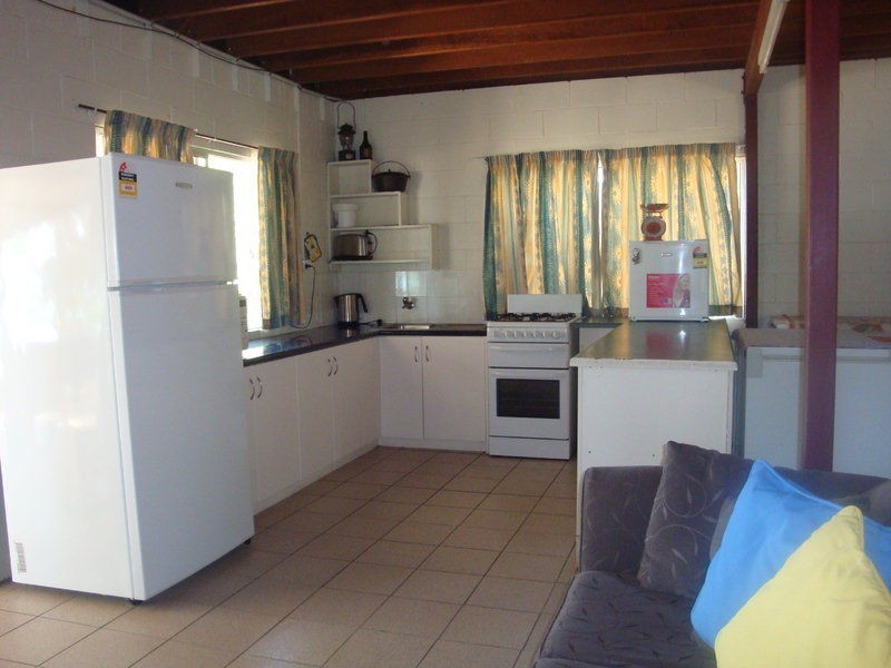 79 FLAGSTAFF BAY , CAPE UPSTART, Bowen QLD 4805