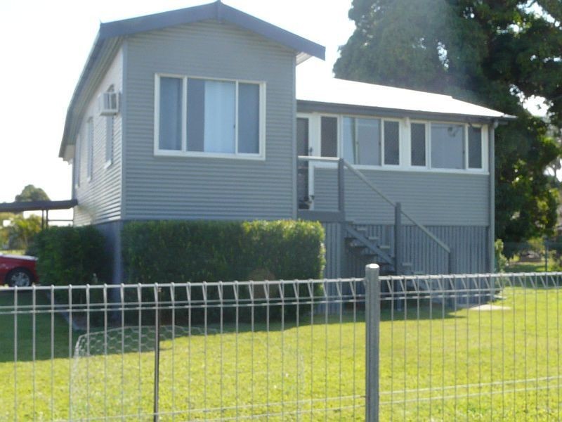 120 THIRTEENTH Avenue, Home Hill QLD 4806