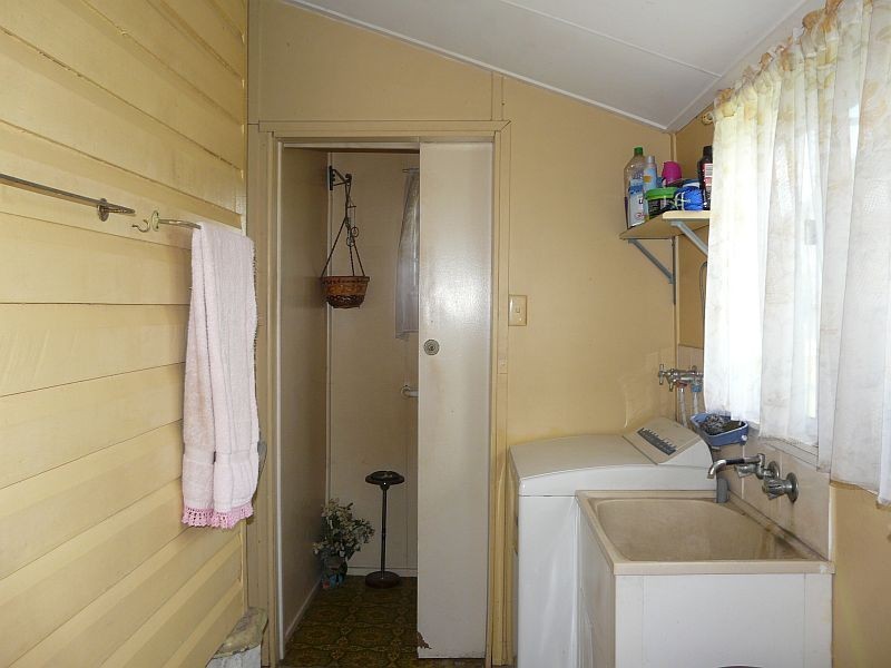 70 BEACH Road, Ayr QLD 4807