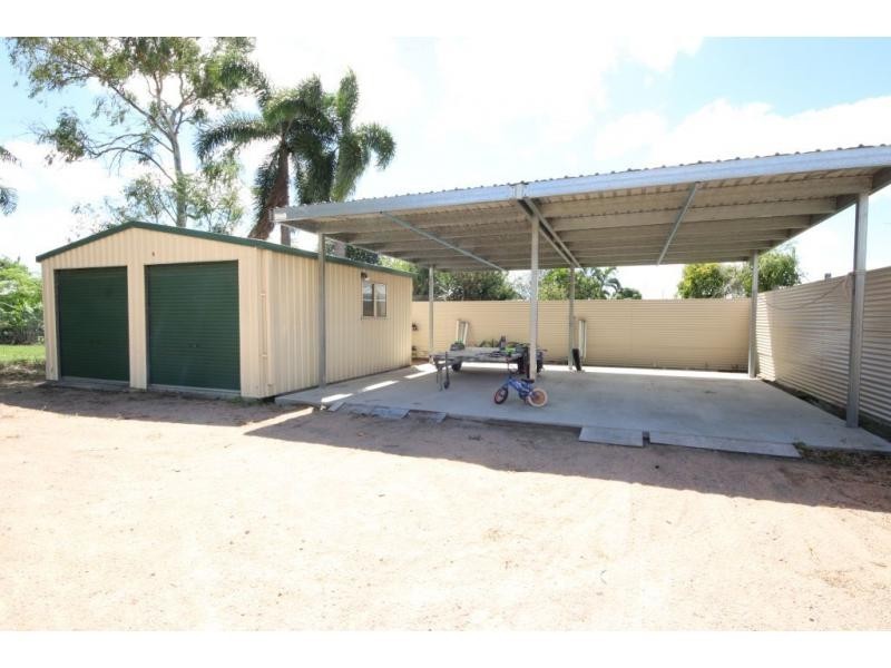 11 SEVENTH Avenue, Home Hill QLD 4806