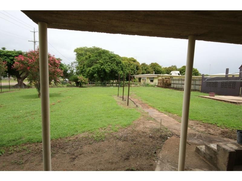 32 ELEVENTH Avenue, Home Hill QLD 4806