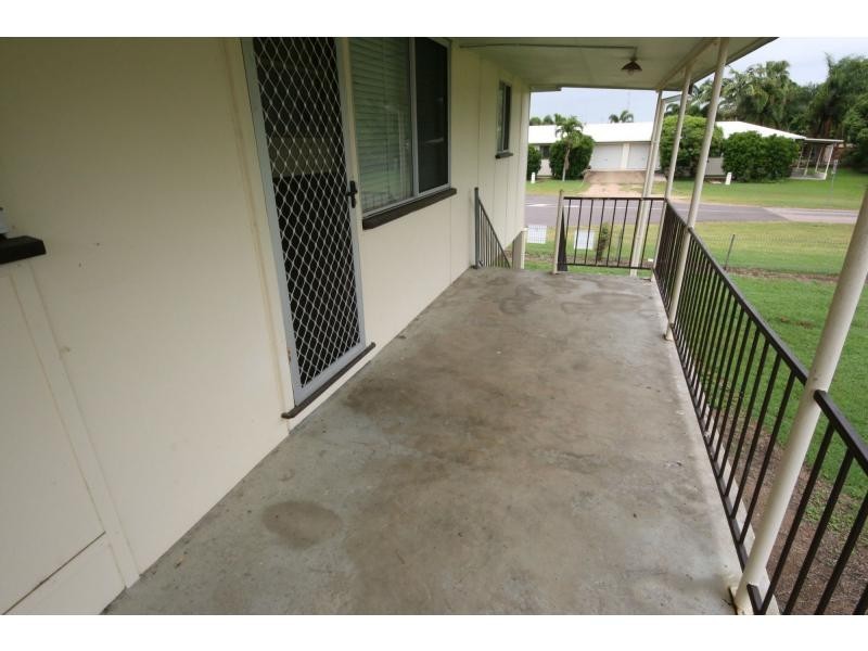 32 ELEVENTH Avenue, Home Hill QLD 4806