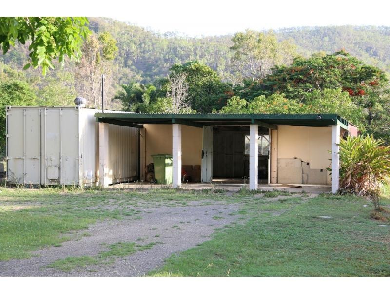 31 BLOODWOOD Drive, Nome QLD 4816