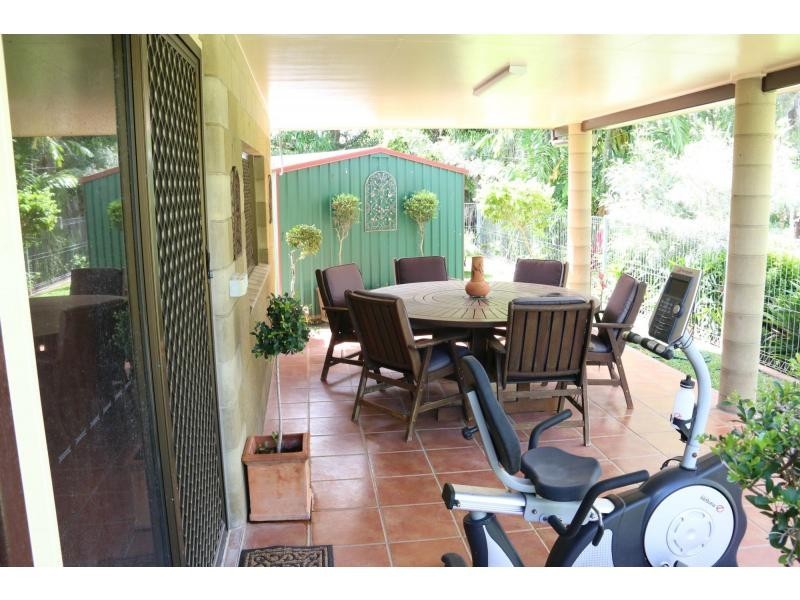 27 FIFTEENTH A Street, Home Hill QLD 4806