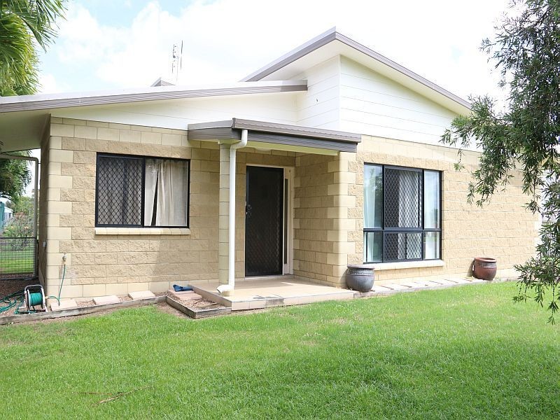 114 THIRTEENTH Avenue, Home Hill QLD 4806