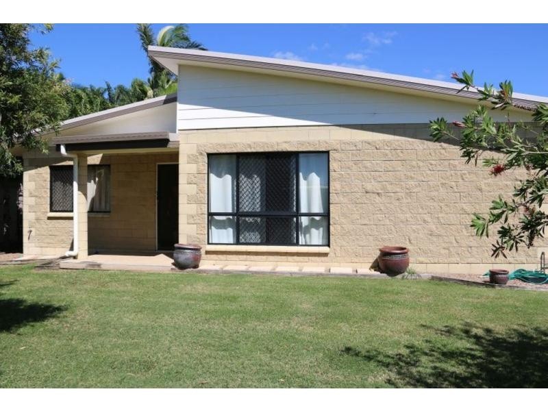114 THIRTEENTH Avenue, Home Hill QLD 4806