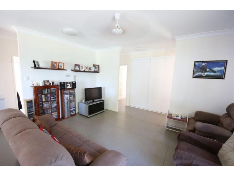 114 THIRTEENTH Avenue, Home Hill QLD 4806