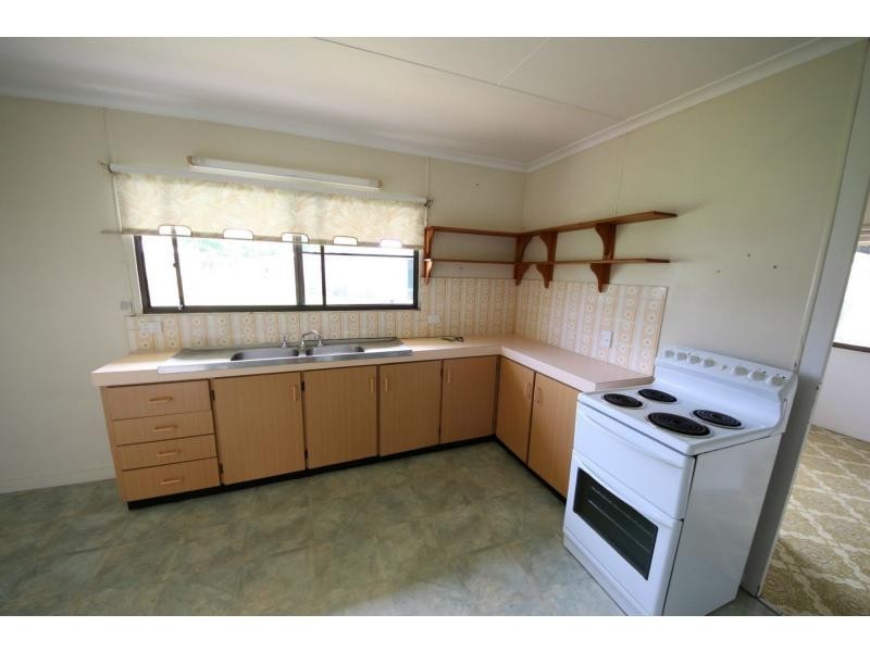 28 FIFTEENTH A Street, Home Hill QLD 4806