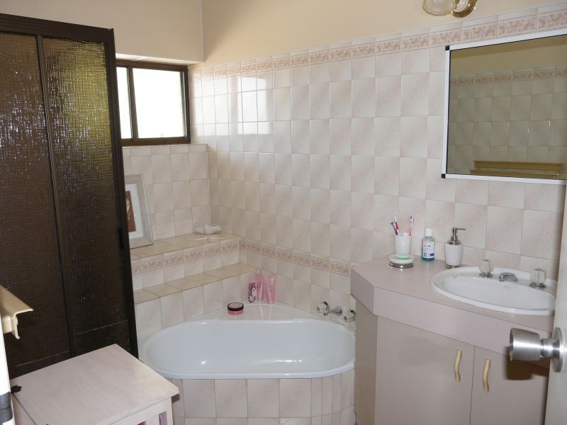 15 STRATHDEE Court, Ayr QLD 4807