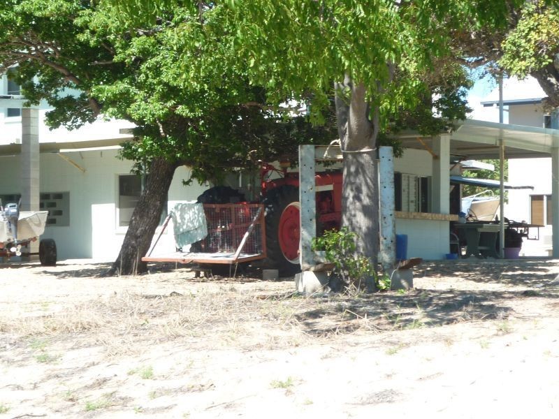 147 MOONLIGHT BAY Esplanade, Inkerman QLD 4806