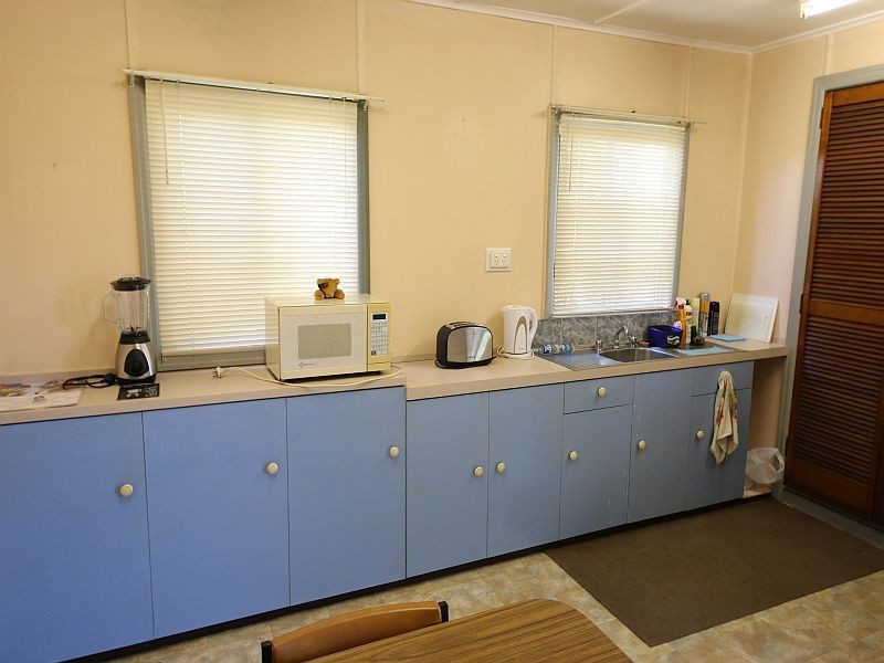 18 FIFTH Avenue, Home Hill QLD 4806