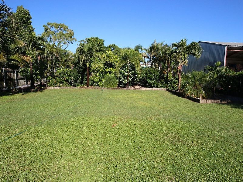 18 FIFTH Avenue, Home Hill QLD 4806