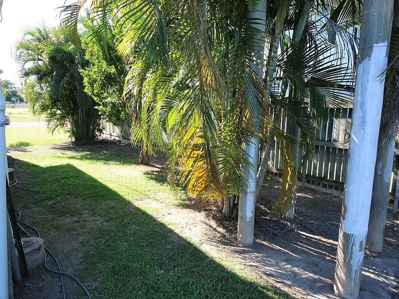 18 FIFTH Avenue, Home Hill QLD 4806