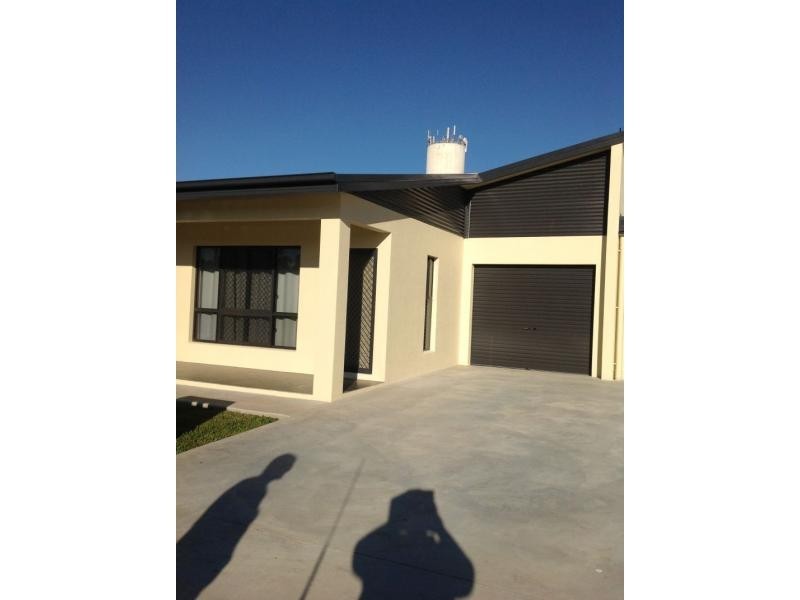 2/22-24 MACMILLAN Street, Ayr QLD 4807