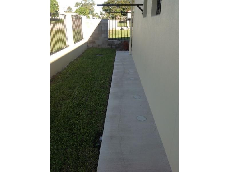 2/22-24 MACMILLAN Street, Ayr QLD 4807