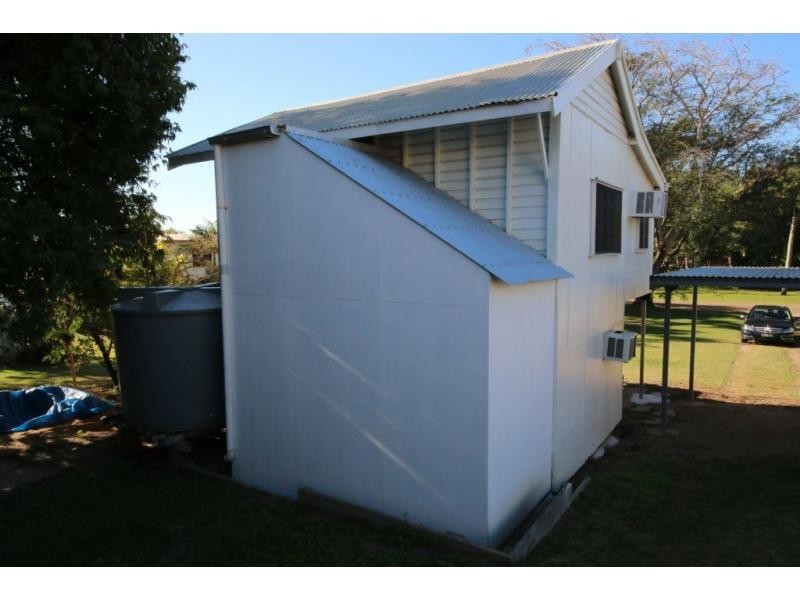 6 TOPTON Street, Alva QLD 4807