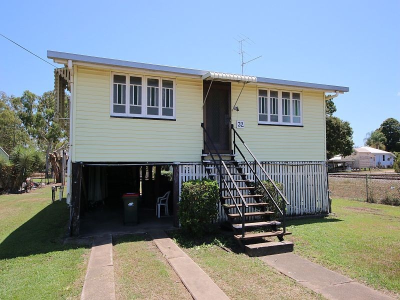 32 TENTH Street, Home Hill QLD 4806