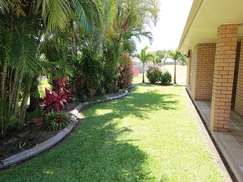 11 GAINSBOROUGH Drive, Ayr QLD 4807