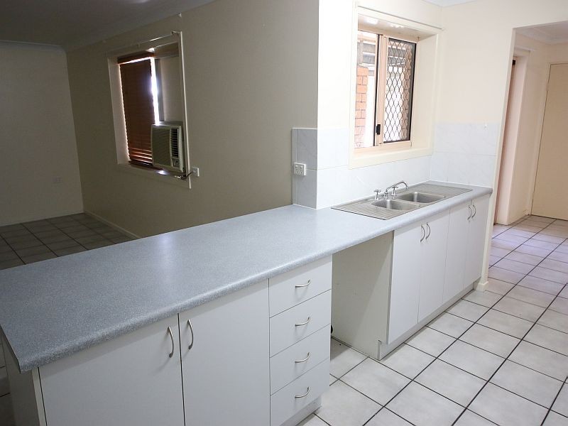 11 GAINSBOROUGH Drive, Ayr QLD 4807