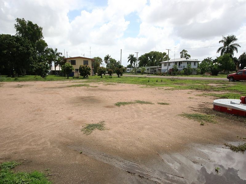 26 LARKIN Street, Clare QLD 4807