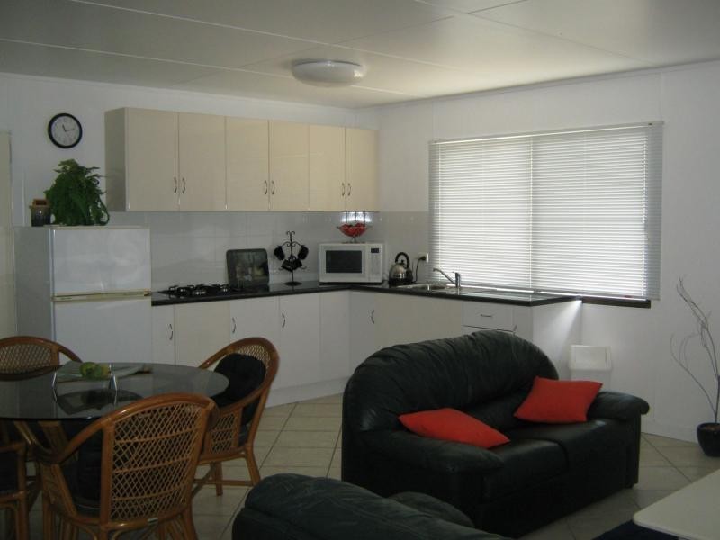 L211 SHARK BAY Esplanade, Guthalungra QLD 4805