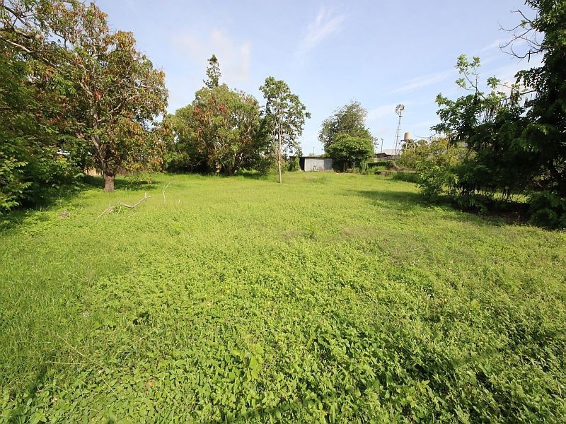 137-139 MACMILLAN Street, Ayr QLD 4807