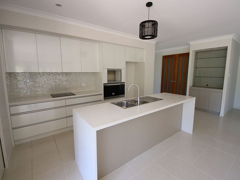 39 CASTORINA Drive, Mount Kelly QLD 4807