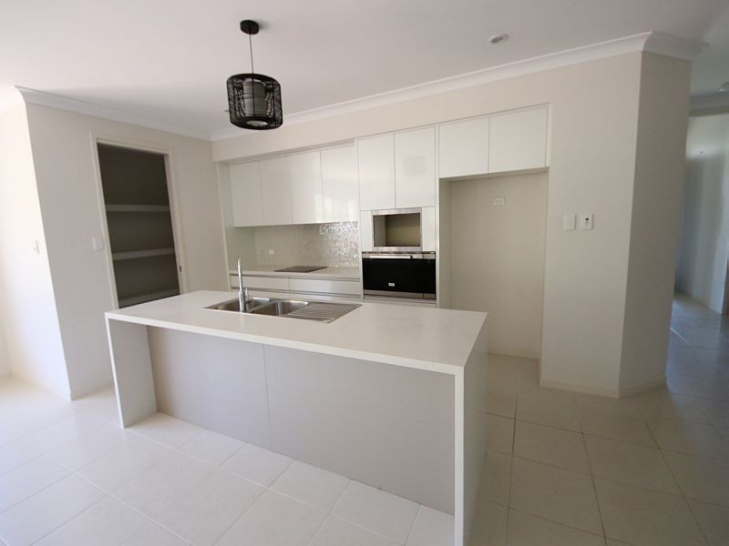 39 CASTORINA Drive, Mount Kelly QLD 4807