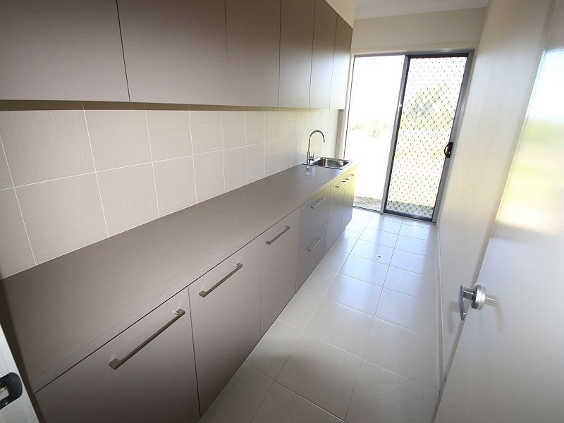 39 CASTORINA Drive, Mount Kelly QLD 4807