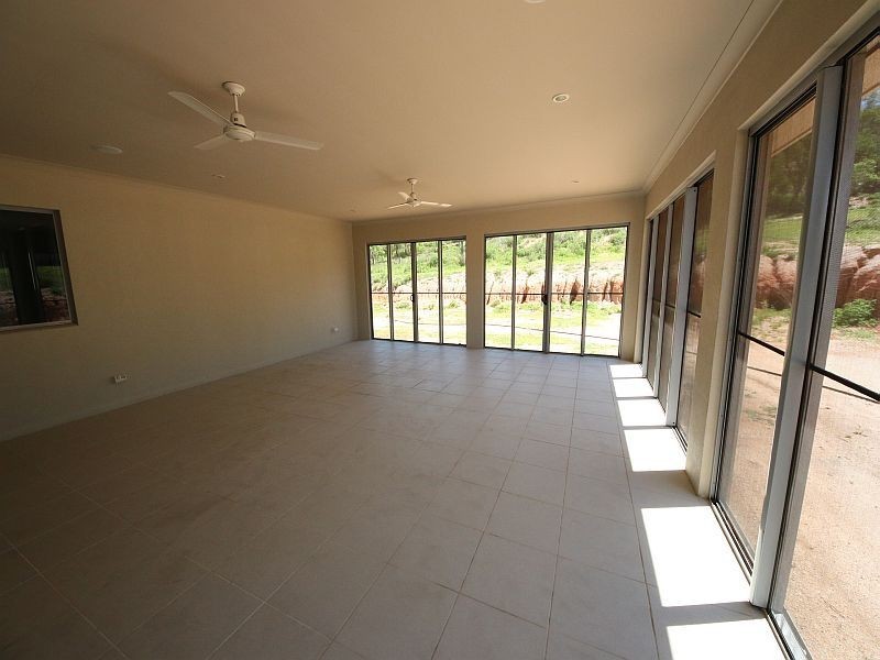 39 CASTORINA Drive, Mount Kelly QLD 4807