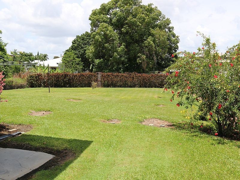 64 ELEVENTH Avenue, Home Hill QLD 4806