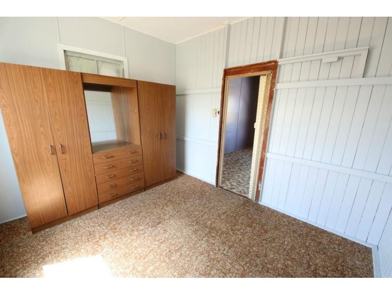 4 EIGHTH Avenue, Home Hill QLD 4806