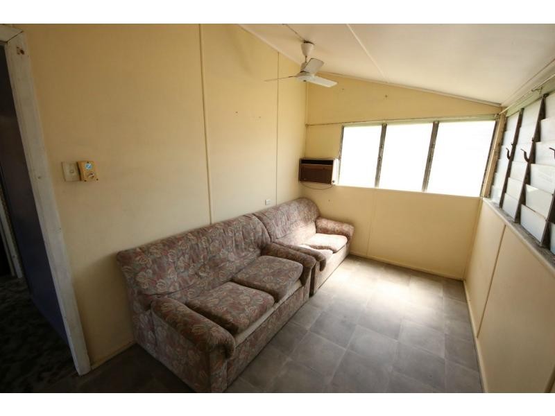 4 EIGHTH Avenue, Home Hill QLD 4806