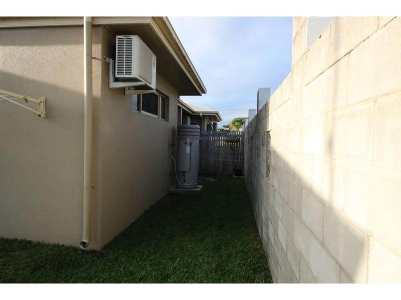 1/36A WILMINGTON Street, Ayr QLD 4807