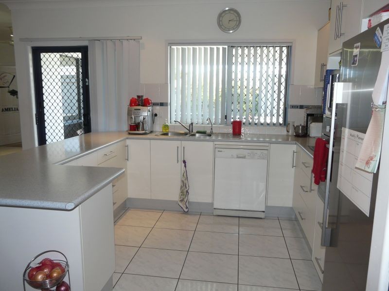 93 BEACH Road, Ayr QLD 4807
