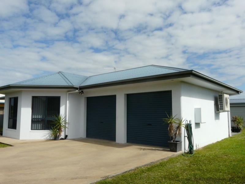 93 BEACH Road, Ayr QLD 4807
