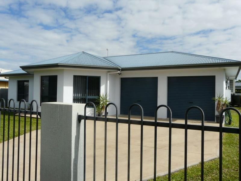 93 BEACH Road, Ayr QLD 4807