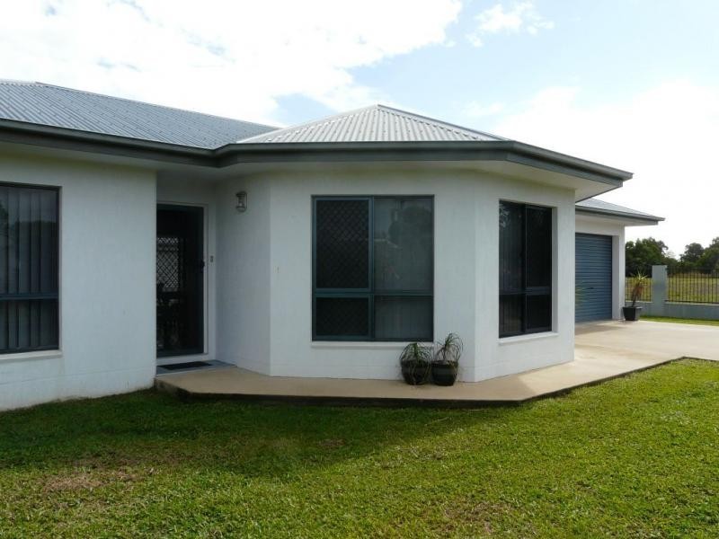 93 BEACH Road, Ayr QLD 4807