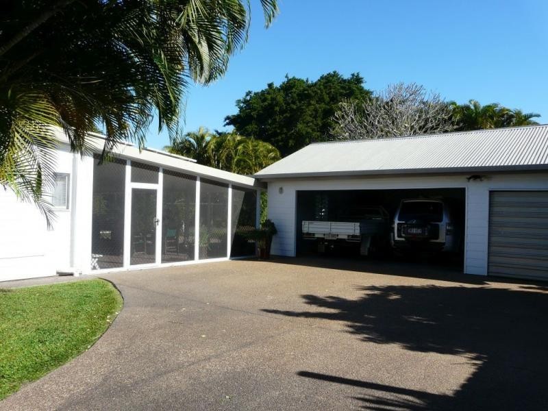 15 OLD HOME HILL Road, Ayr QLD 4807