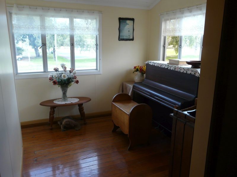 60 ELEVENTH Avenue, Home Hill QLD 4806