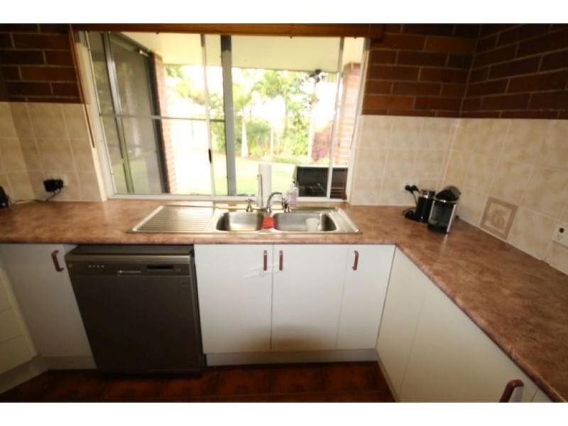 49 BOWLING GREEN Street, Brandon QLD 4808