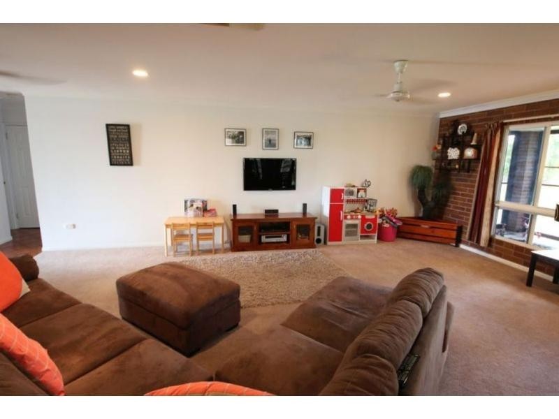 49 BOWLING GREEN Street, Brandon QLD 4808