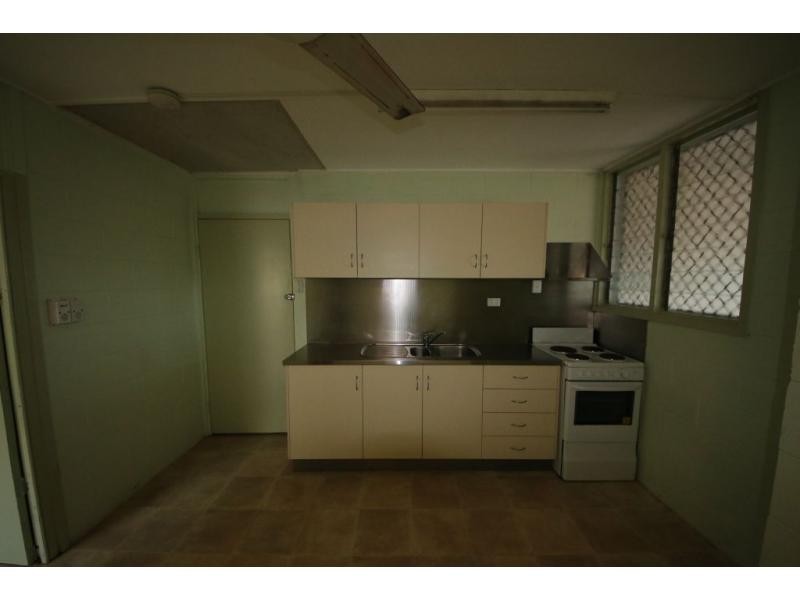 2/305 Stuart Drive, Wulguru QLD 4811
