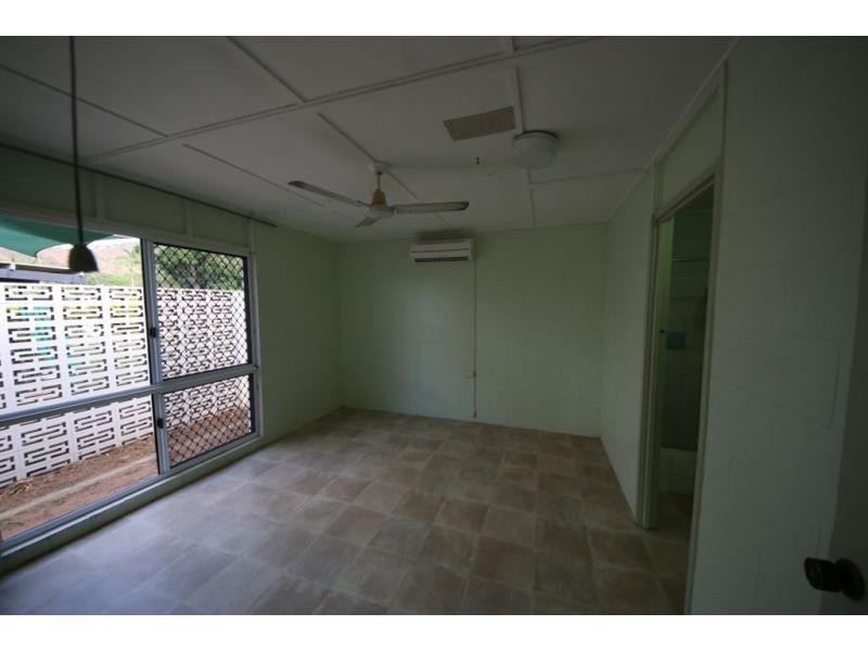 2/305 Stuart Drive, Wulguru QLD 4811