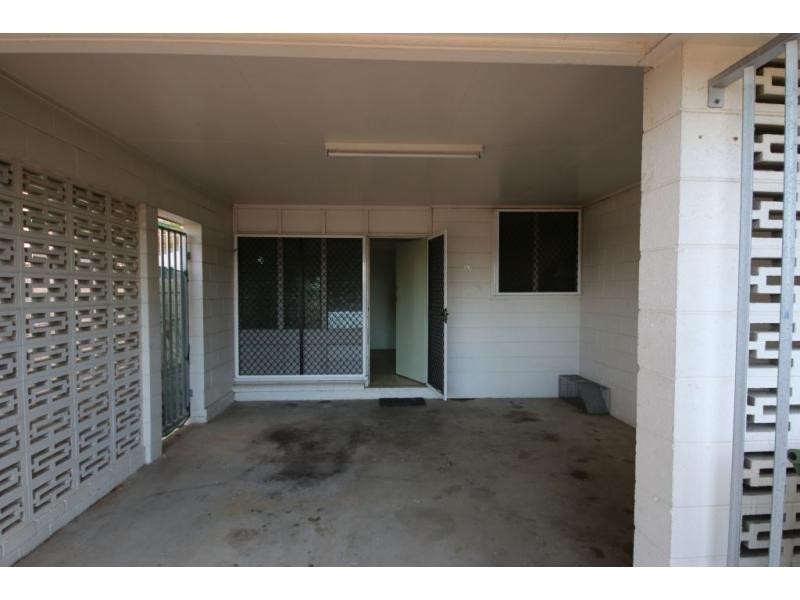 2/305 Stuart Drive, Wulguru QLD 4811