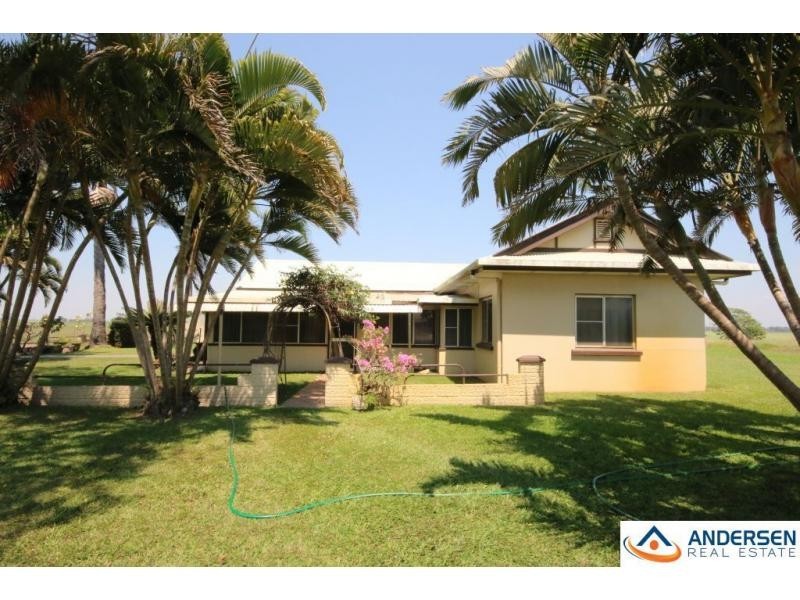 106 RITA ISLAND Road, Jarvisfield QLD 4807