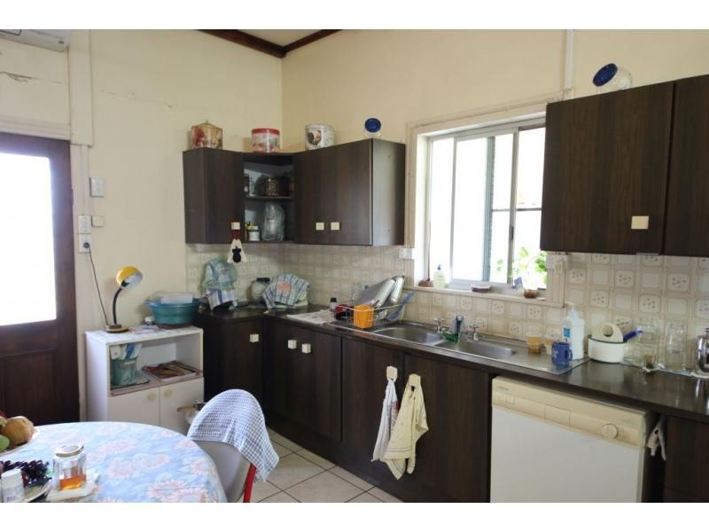 106 RITA ISLAND Road, Jarvisfield QLD 4807