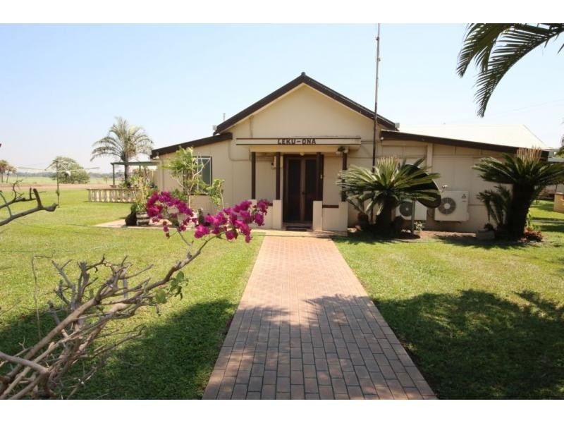 106 RITA ISLAND Road, Jarvisfield QLD 4807